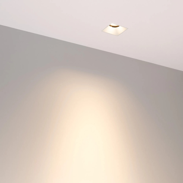 048325 Arlight